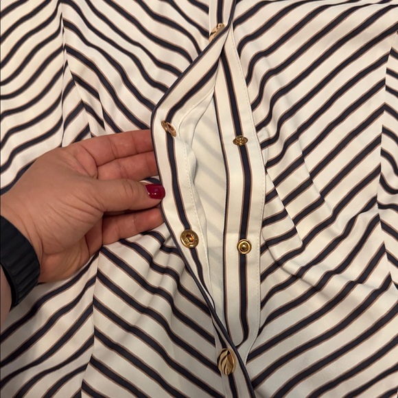 NWT Commense Striped Round-Neck Shirt in Medium. - Picture 10 of 15